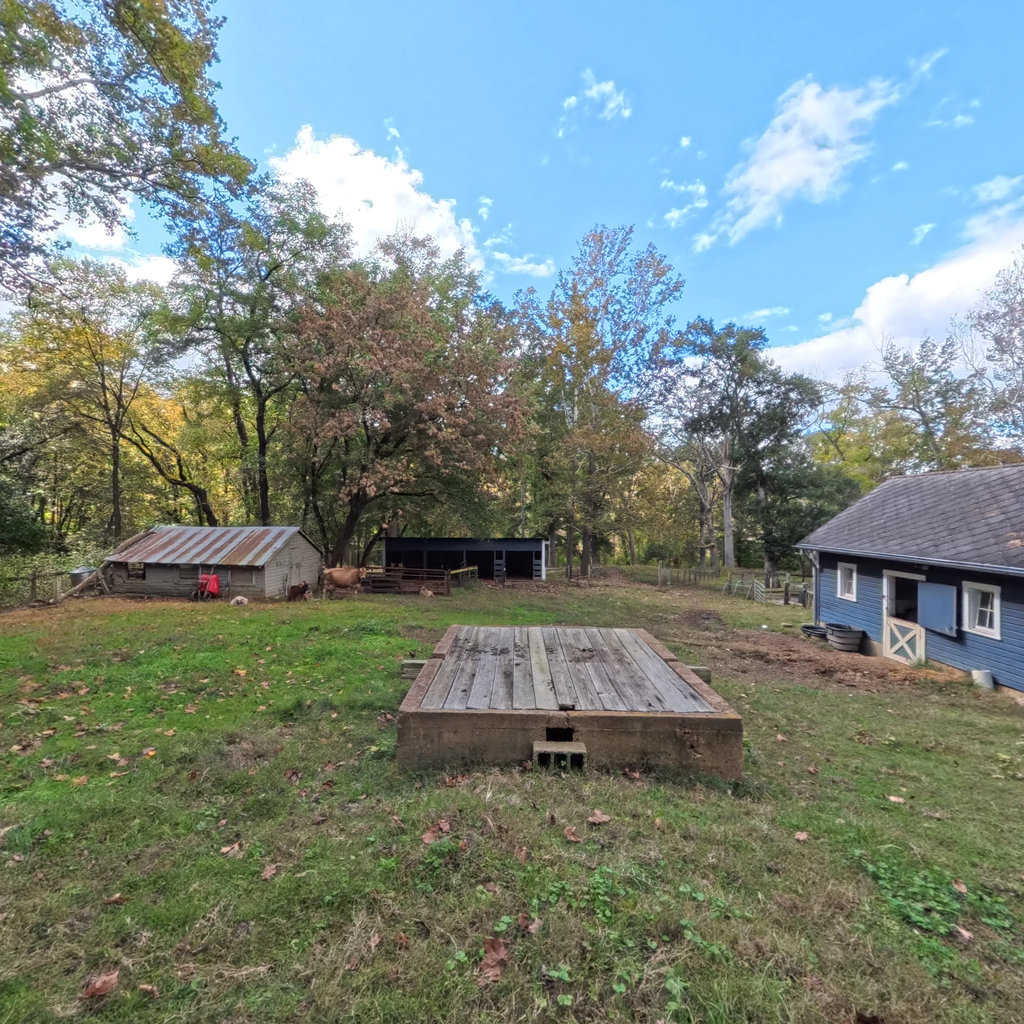360° panoramic view of Barnyard