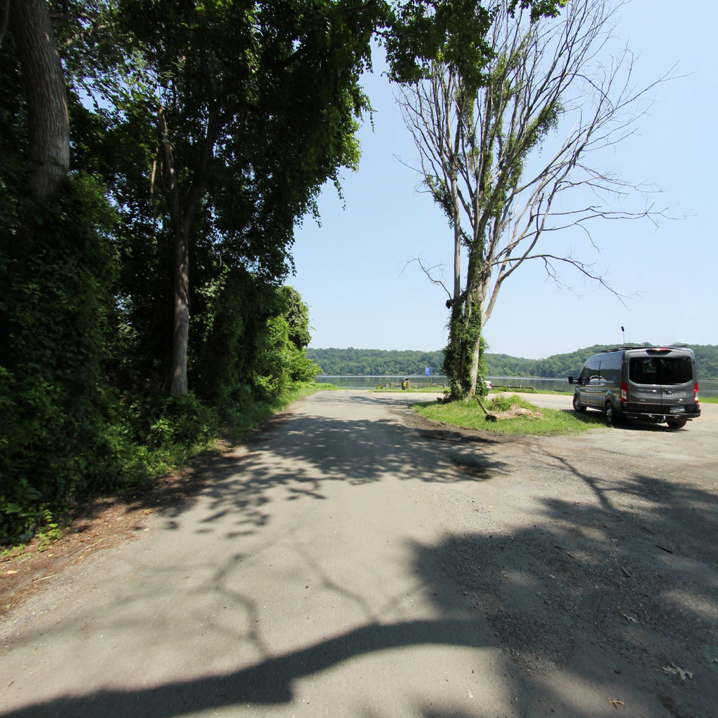 Farmington Wharf Boat Launch scene image looking forward
