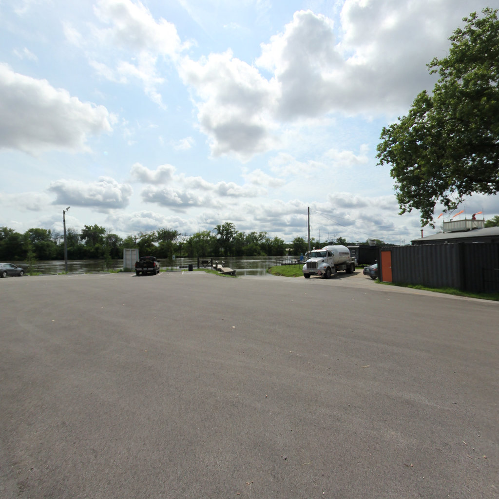 Access 195 scene image looking forward