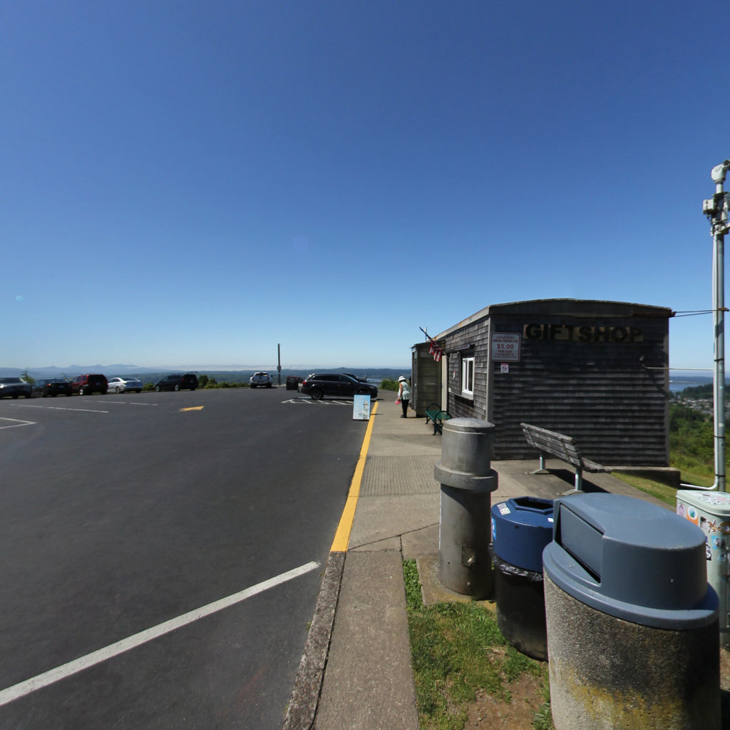 Astoria Column Park scene image looking forward