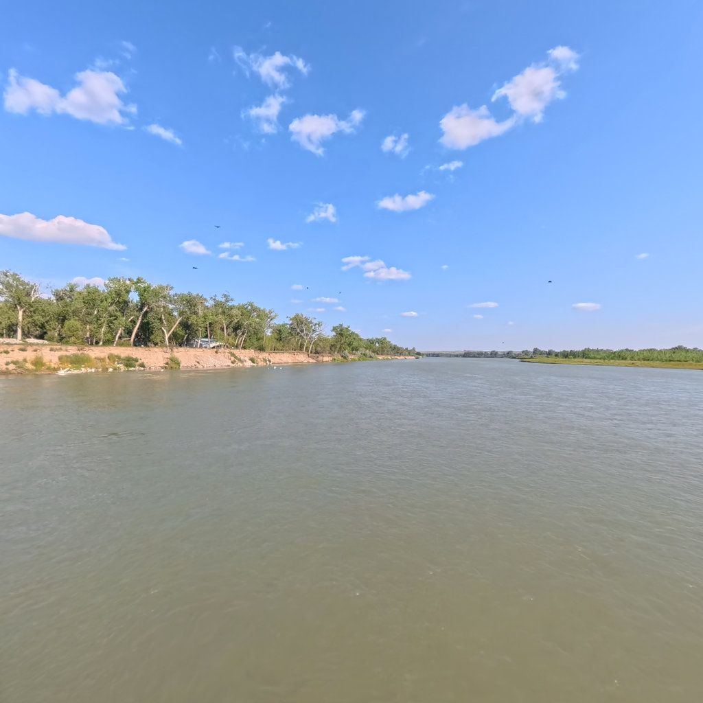 Terrain360 panorama near Missouri River above the Poplar River