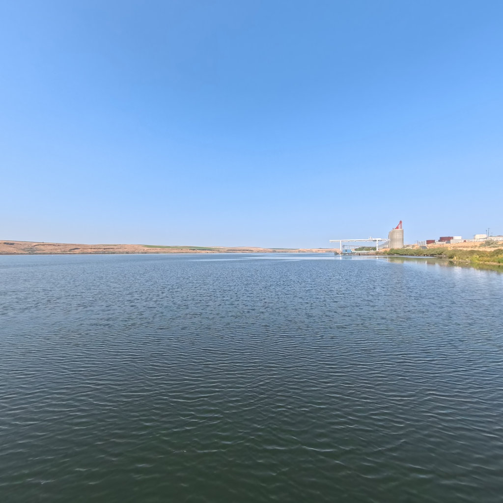 Umatilla to Kennewick scene image looking forward