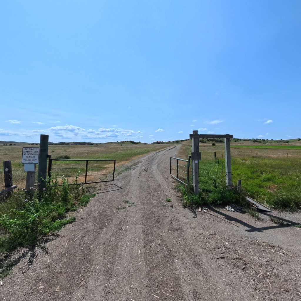 Narrows Earth Mound scene image looking forward