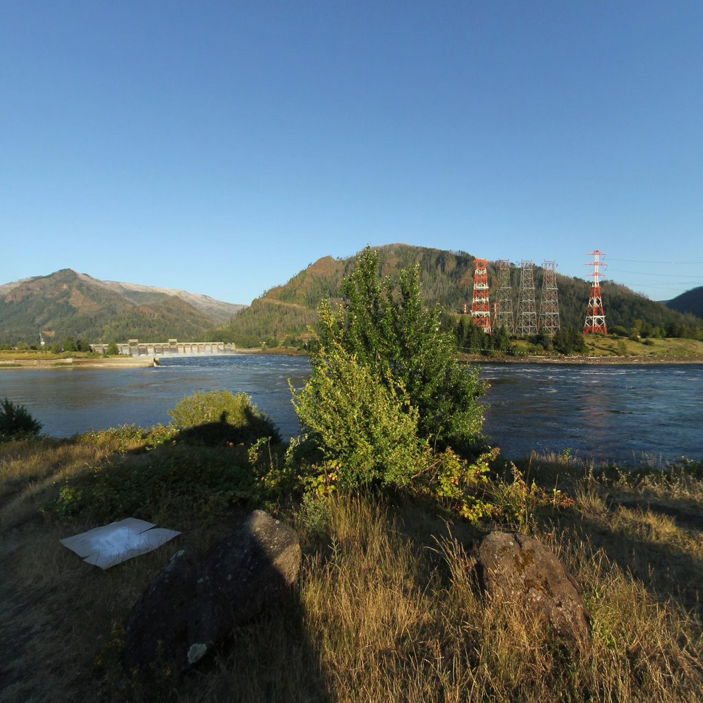 Bonneville Dam Overlook scene image looking forward
